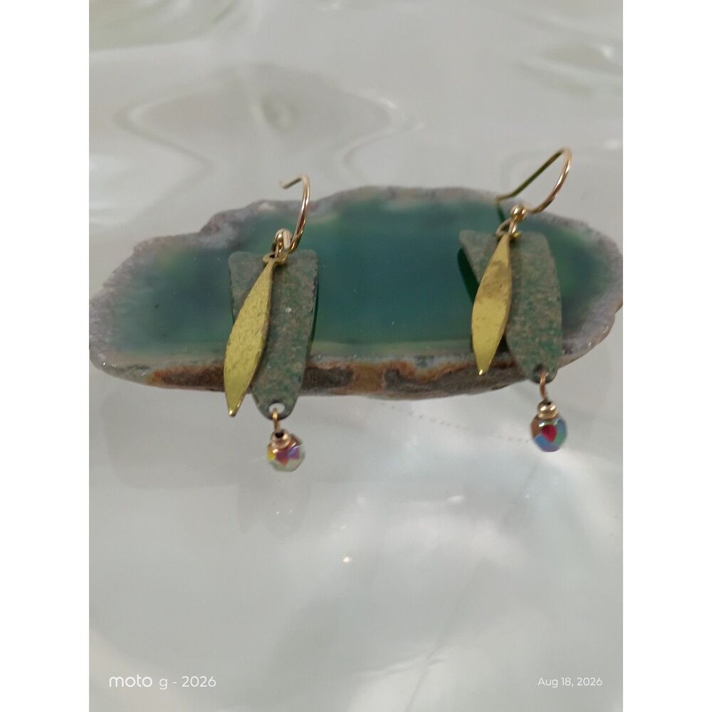 Retro Gold Tone Green Glass Drop Earrings - Vintage Statement Dangles